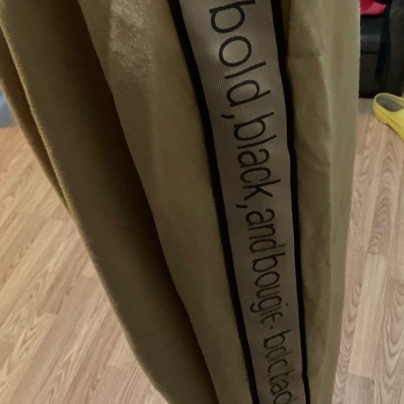 BHM Black, bold, bougie Sweatpants NWOT - Picture 3 of 4